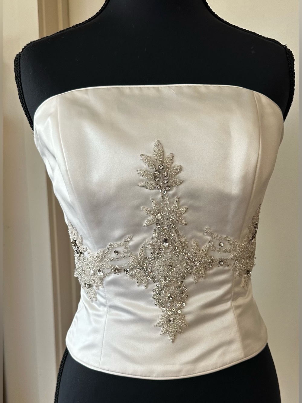 Beaded Bridal Bodice in White Satin. Strapless. In Pristine Condition. Size 6